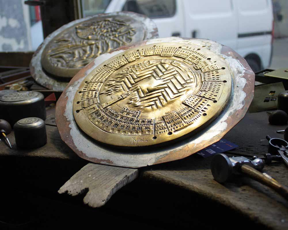 fusione in bronzo della medaglia del palio
