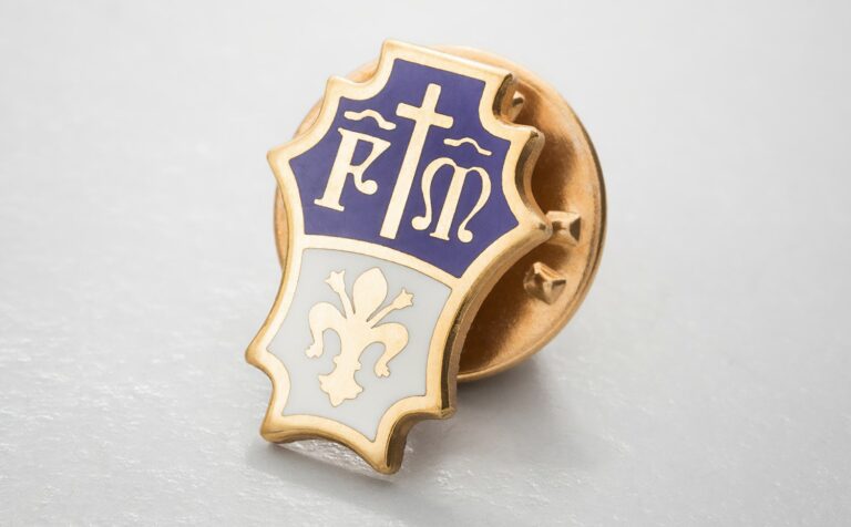 Set Di Emblemi Di Palestra, Etichette, Distintivi, Loghi. Isolato Su Bianco 10706125